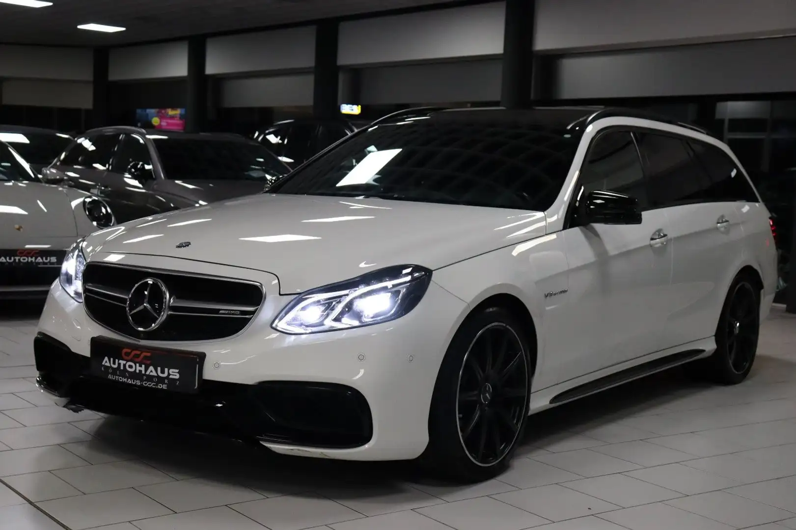 Mercedes-Benz E 63 AMG E 63 S AMG 4Matic|PANO|NIGHT-PAKET|LED|77 TKM| White - 1