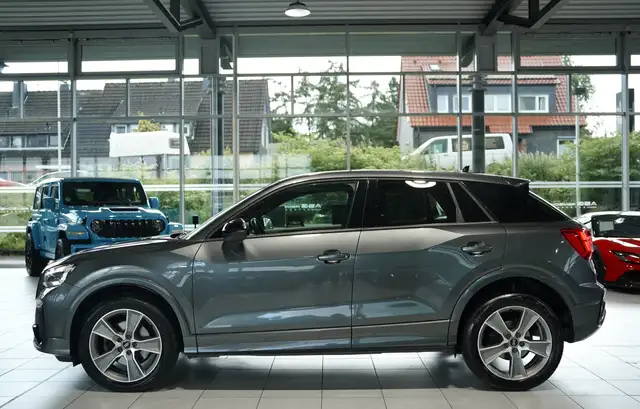 Audi Q2 view 12