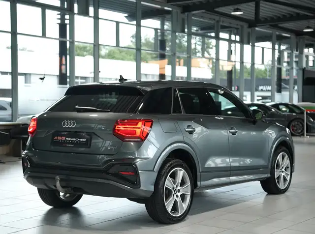 Audi Q2 view 9