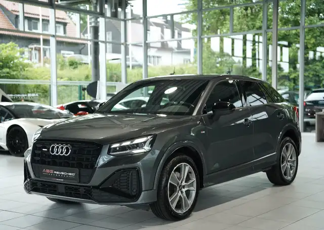 Audi Q2 view 6