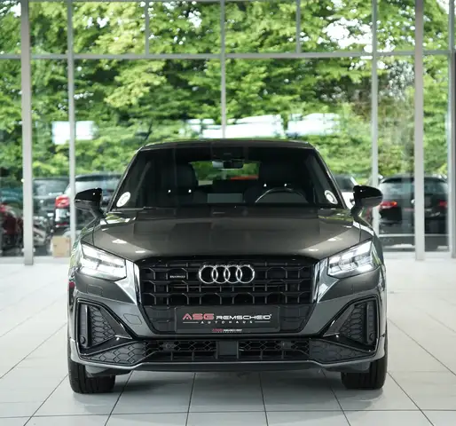Audi Q2 view 5