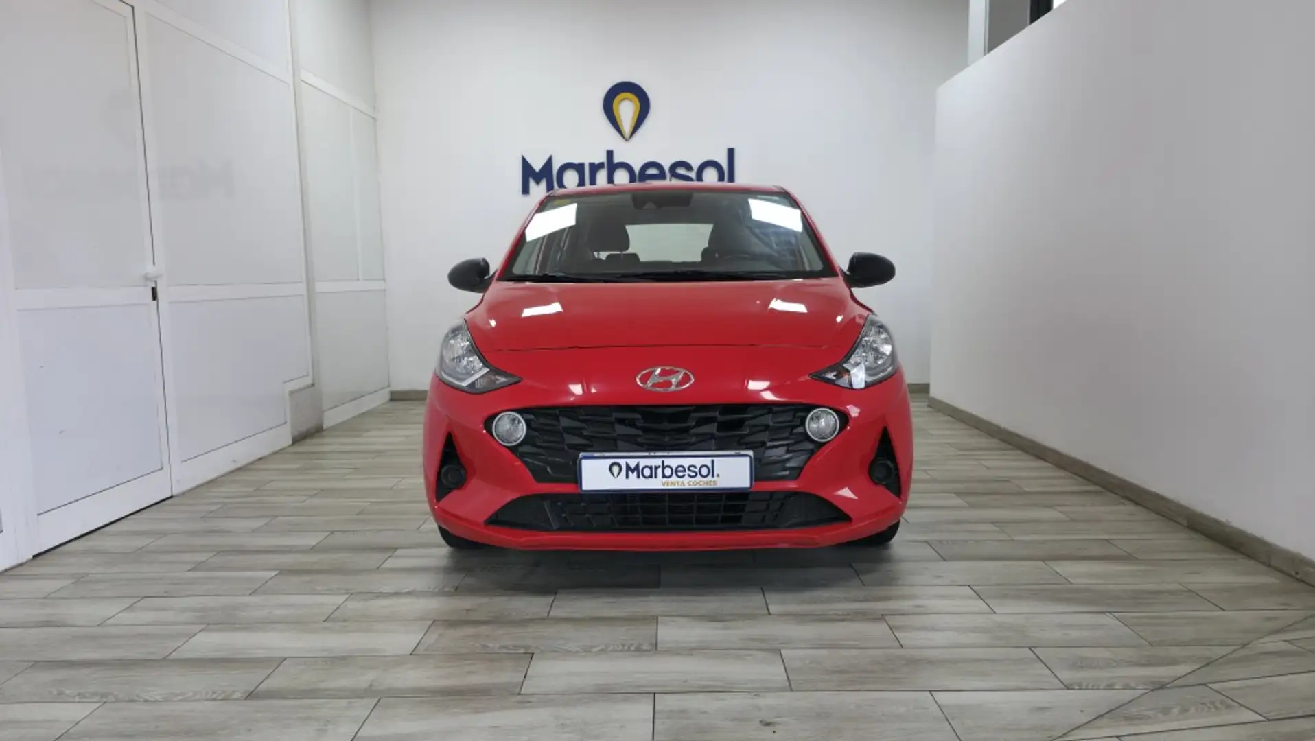 Hyundai i10 1.0 MPI Tecno Rojo - 1