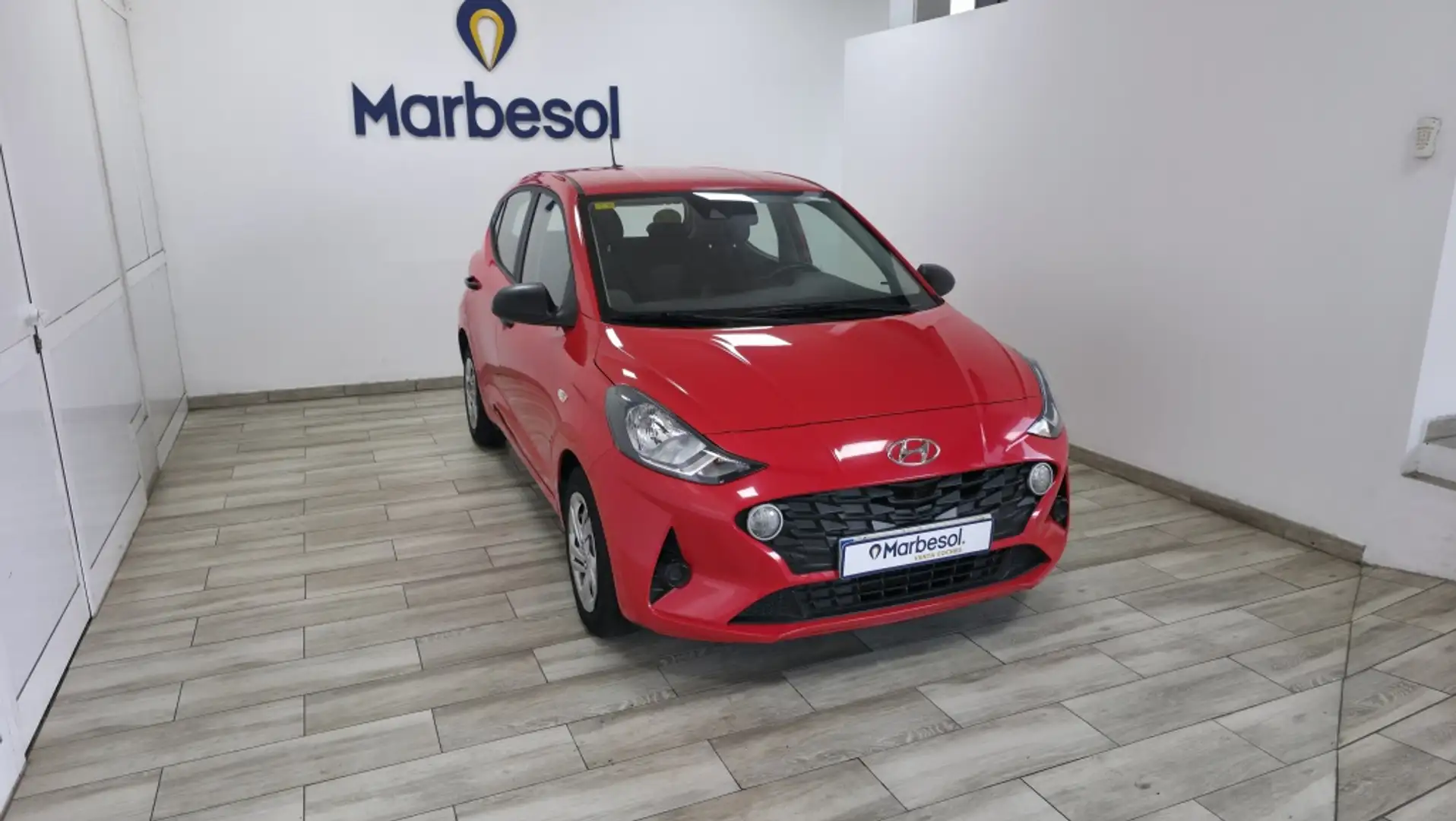 Hyundai i10 1.0 MPI Tecno Rojo - 2