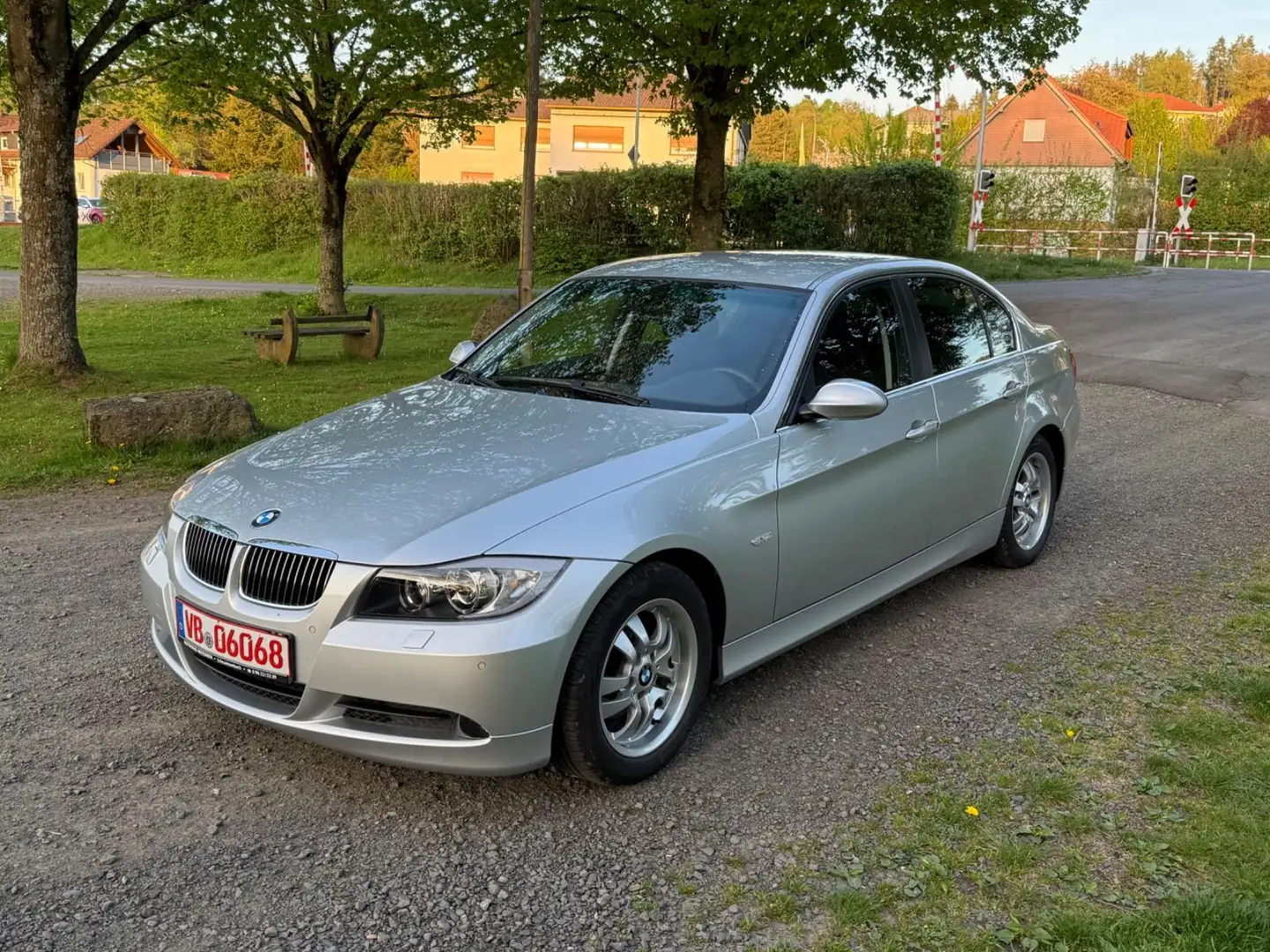 BMW 325 E90 325i fast Neuwagen Org 13Tkm 1 Hand N52 Argento - 1