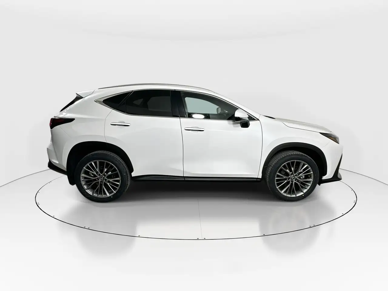 Lexus NX снимка Lexus NX
