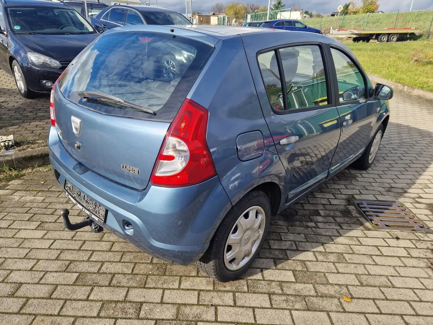 Dacia Sandero Sandero 1.4 -- Klima+AHK+el.FH+el.Spiegel -- Blau - 2