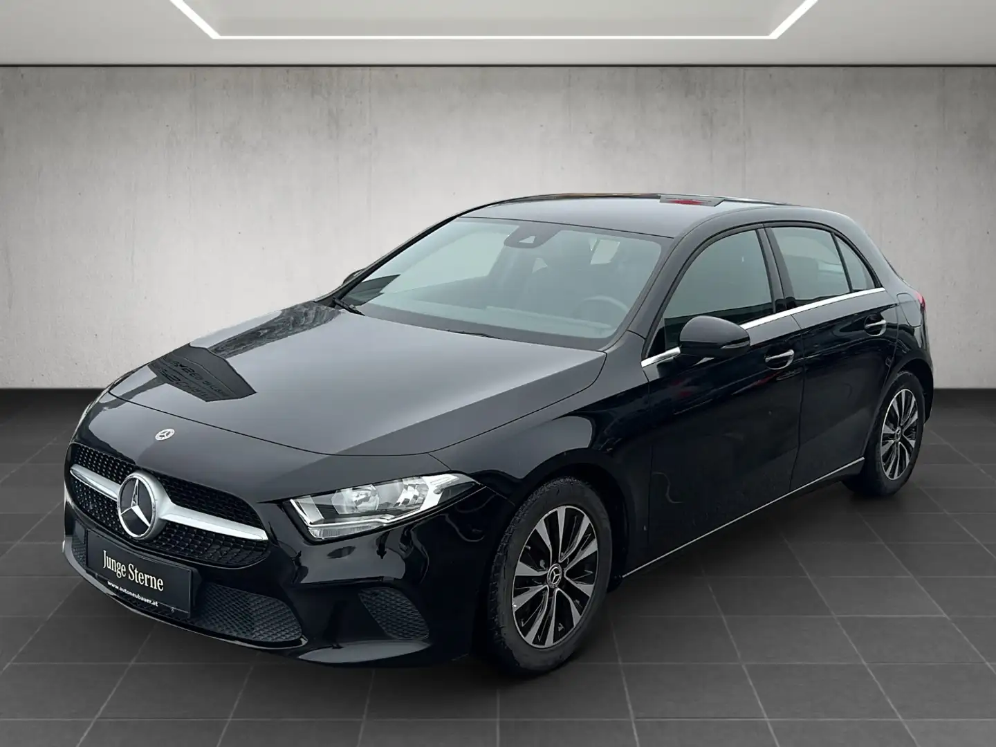 Mercedes-Benz A 180 d Kompaktlimousine Style Shz MBUX CarPlay Schwarz - 2