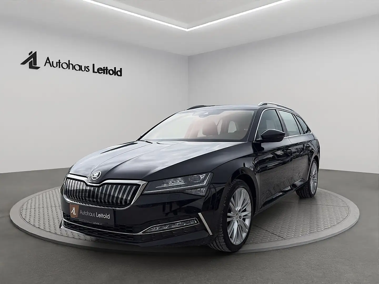 Skoda Superb Kombi 1,4 TSI PHEV Style DSG AHK LED MATRIX MEM... Schwarz - 1