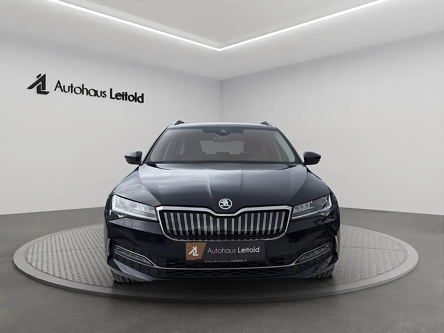 Skoda Superb Kombi 1,4 TSI PHEV Style DSG AHK LED MATRIX MEM... Schwarz - 2
