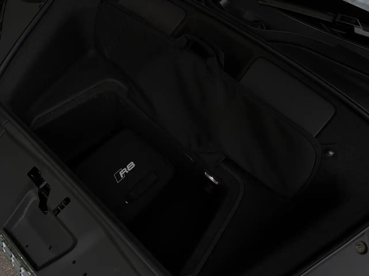 Audi R8 снимка Audi R8