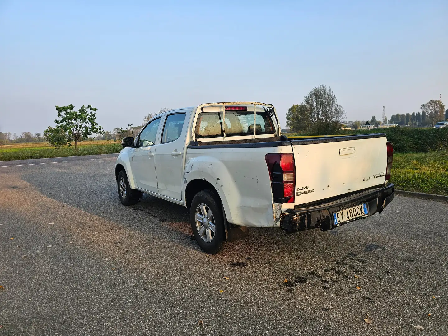 Isuzu D-Max D-Max 2.5 td crew Planet 4x4 Bianco - 2