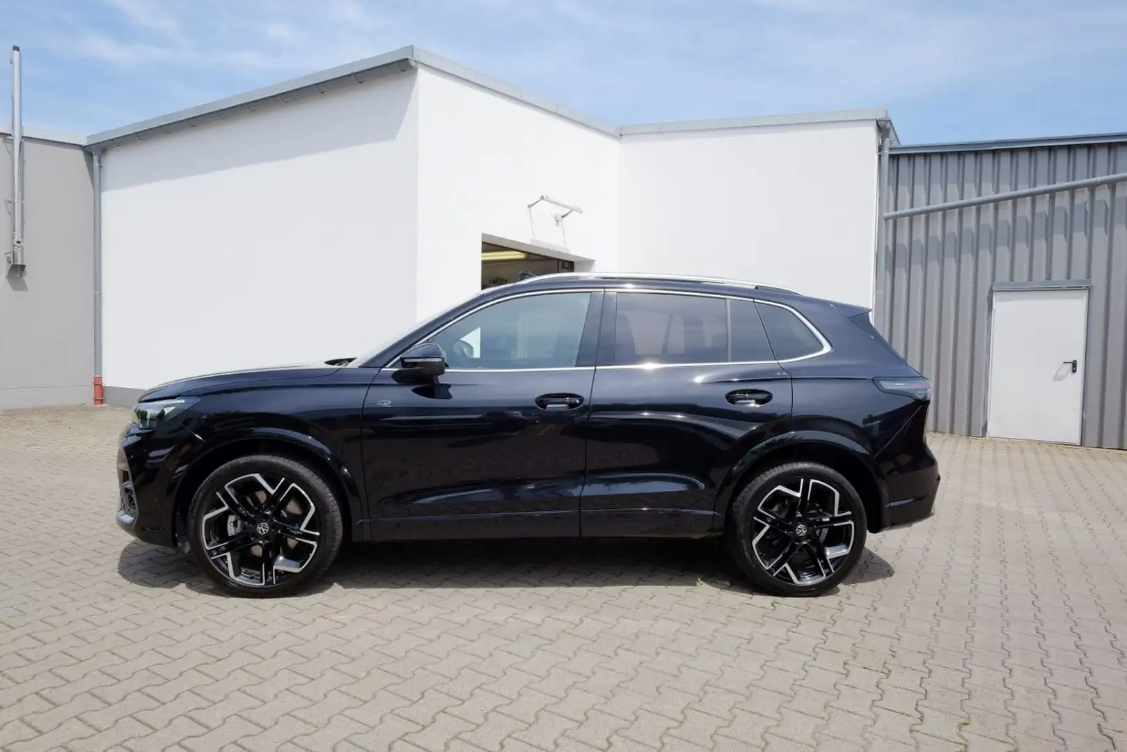 Volkswagen Tiguan 2.0 TDI DSG 4M R-Line 360°/Nav/IDA/Matrix Noir - 2