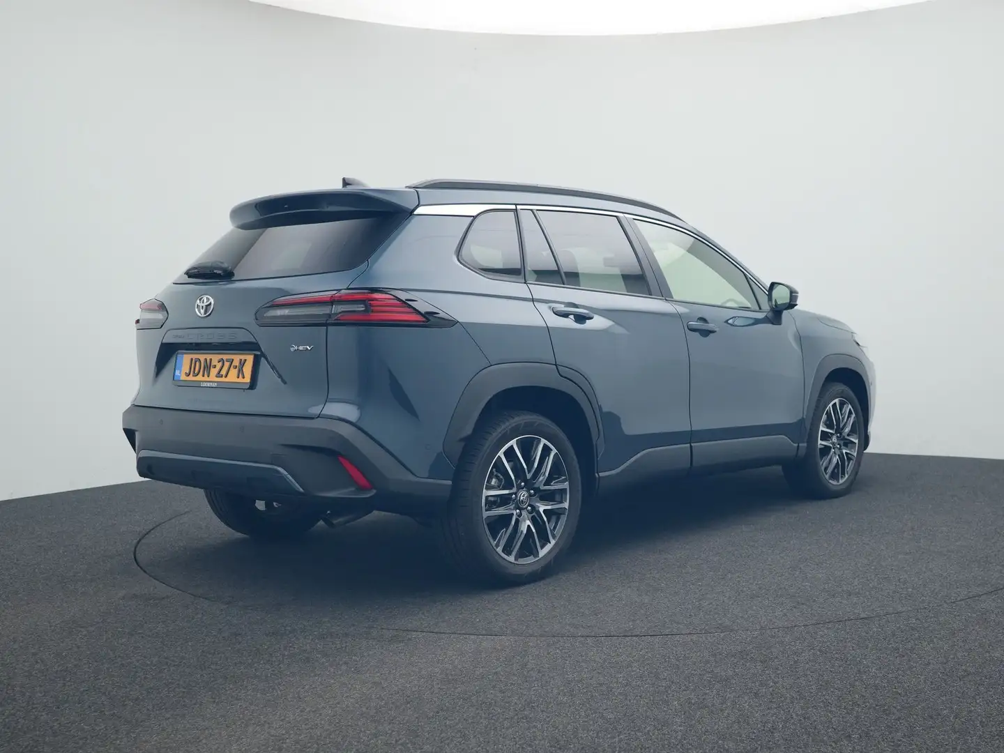 Toyota Corolla Cross Hybrid 180 Executive | DEMO | fotomoment inplannen Grijs - 2