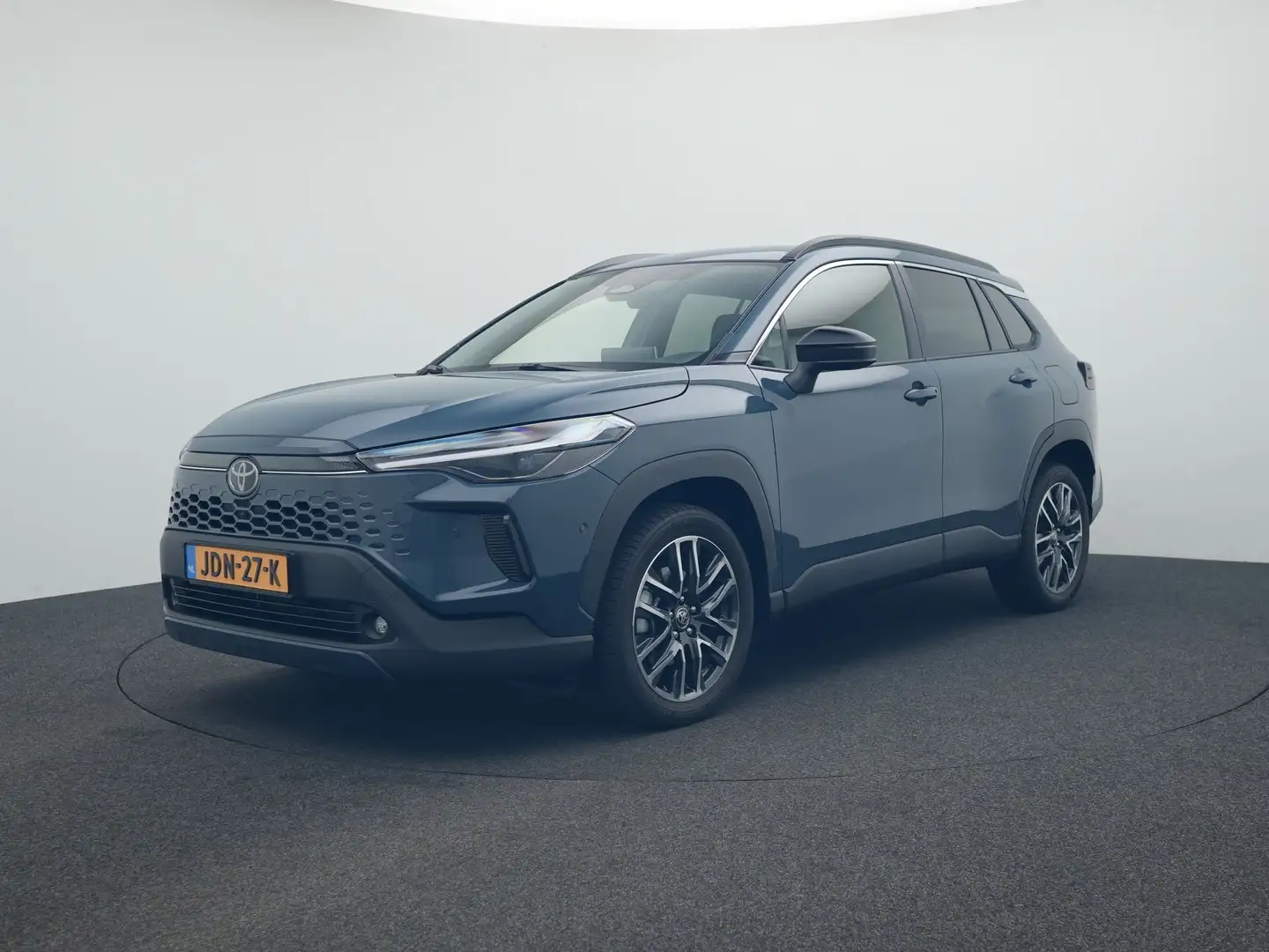 Toyota Corolla Cross Hybrid 180 Executive | DEMO | fotomoment inplannen Grijs - 1