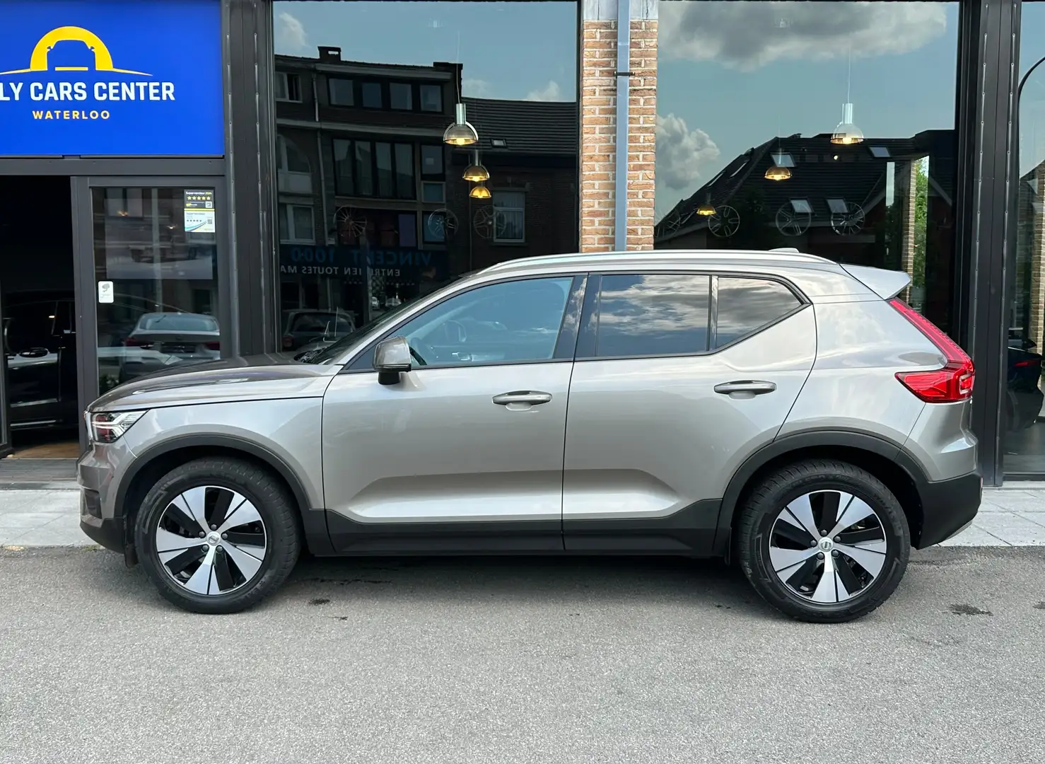 Volvo XC40 XC40 1.5 T2 I Cuir I Auto I Navi I Cam I Carplay Gris - 2