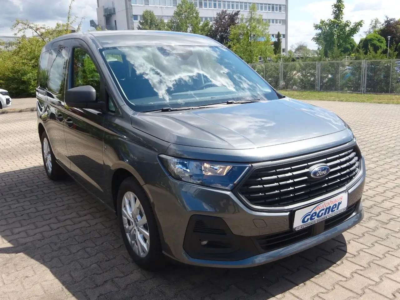 Ford Tourneo 2026 — фото 10