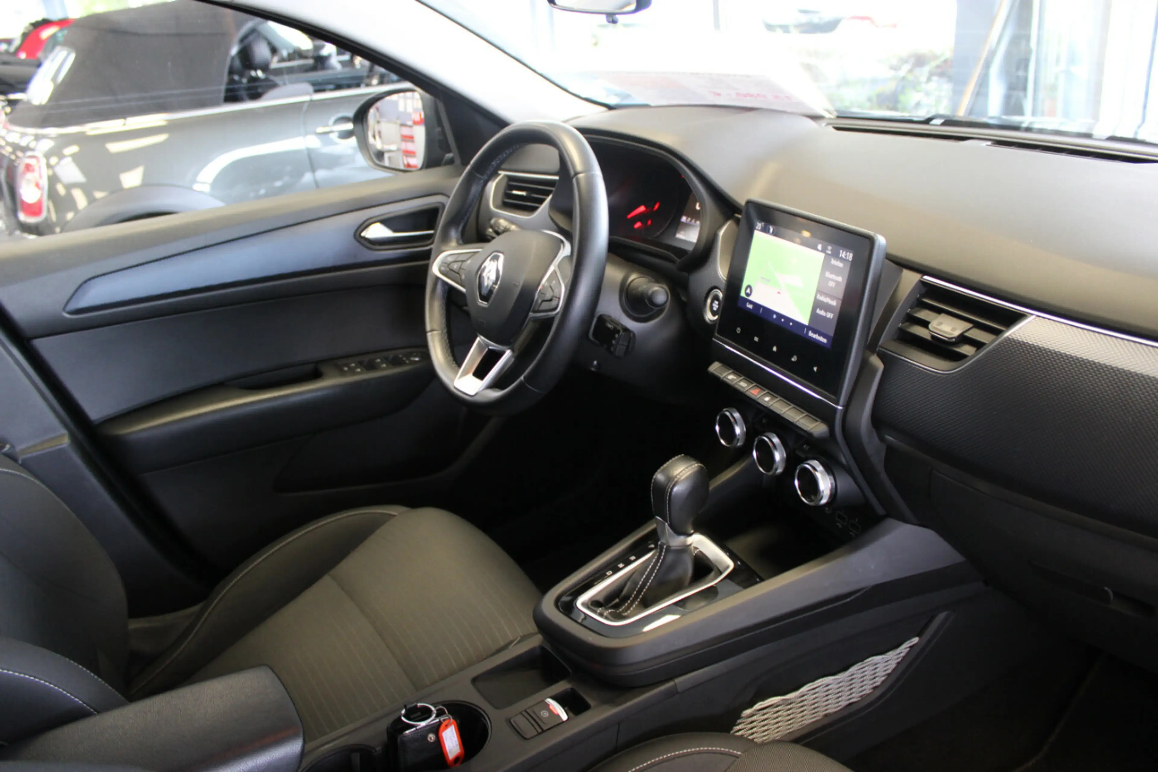 Renault Arkana TCe 140 EDC ZEN — photo 8