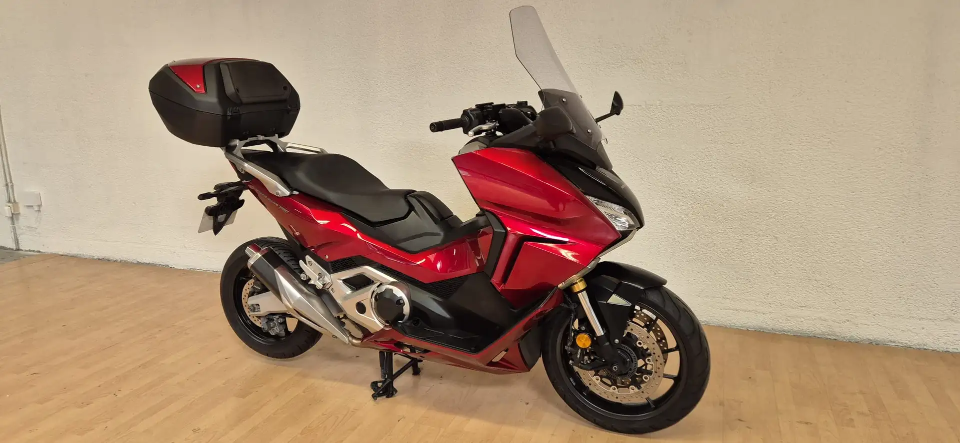 Honda Forza 750 Rouge - 2