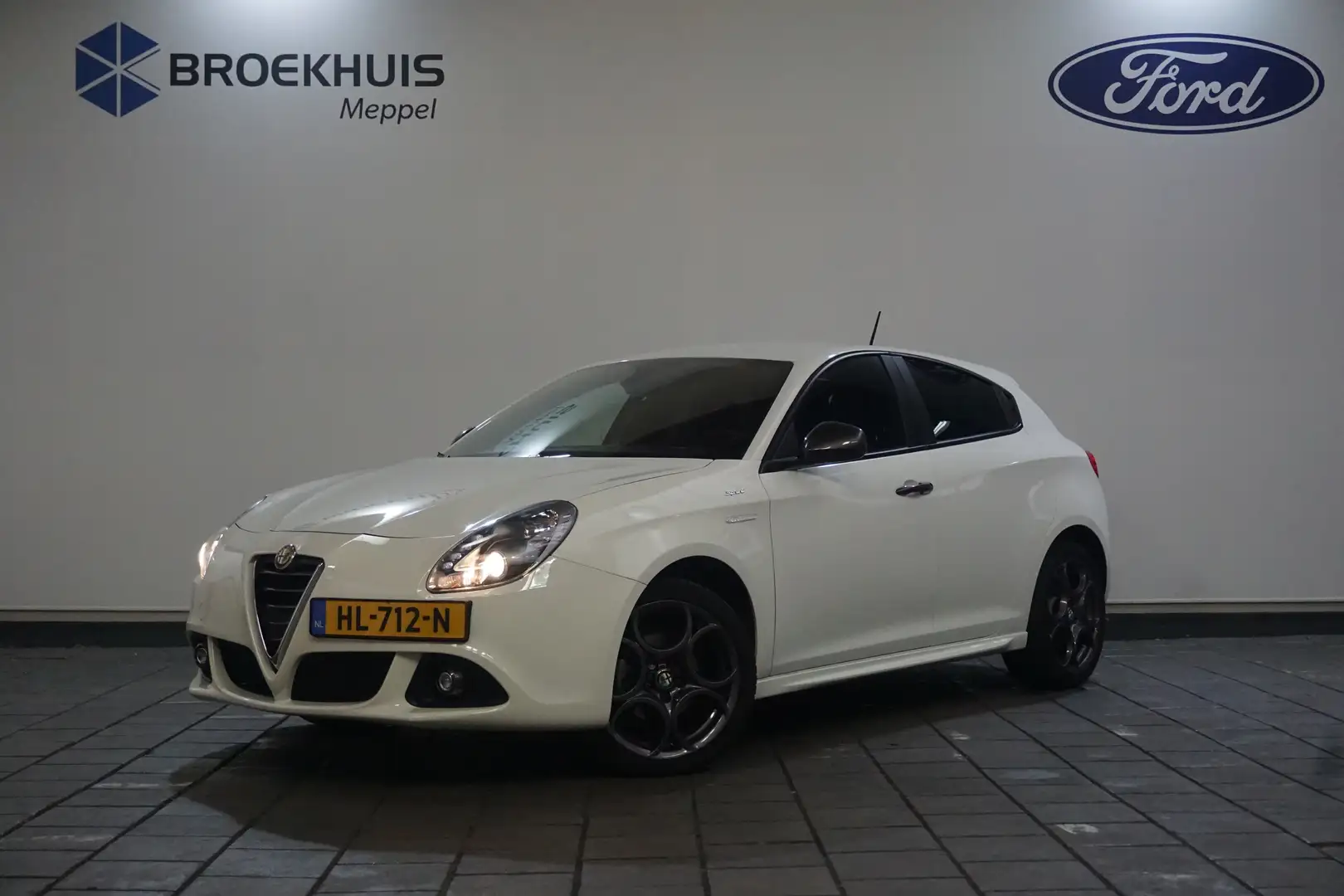 Alfa Romeo Giulietta 1.6 JTDm Sprint UNIEK lage km-stand! | | Alcantara Wit - 2