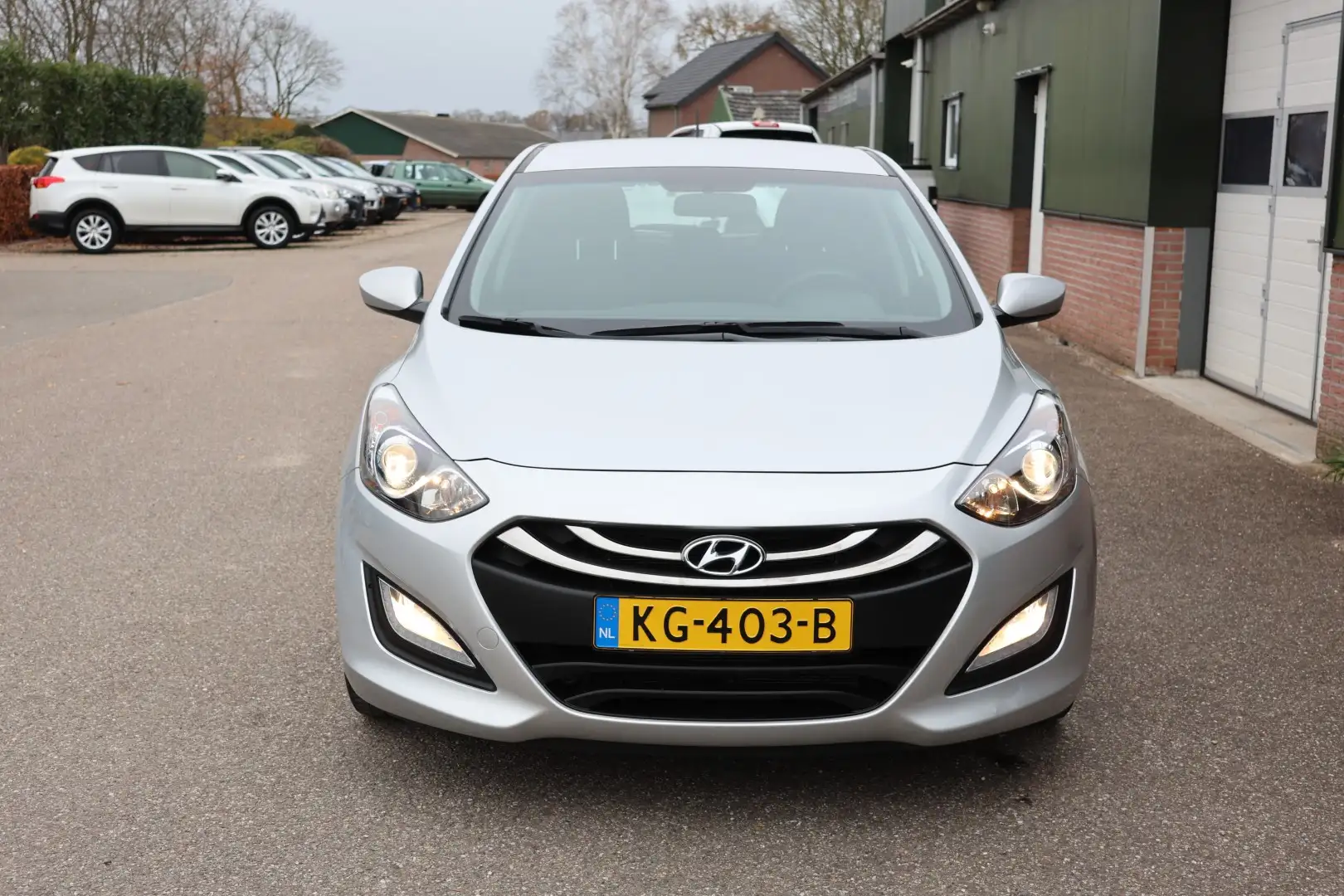 Hyundai i30 1.6 GDI i-Drive Cool Plus, NL auto, Unieke km stan Gris - 2