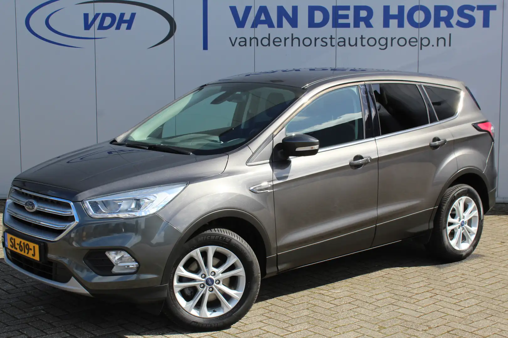 Ford Kuga 1.5-120pk EcoBoost Titanium. Goed onderhouden en e Grijs - 1