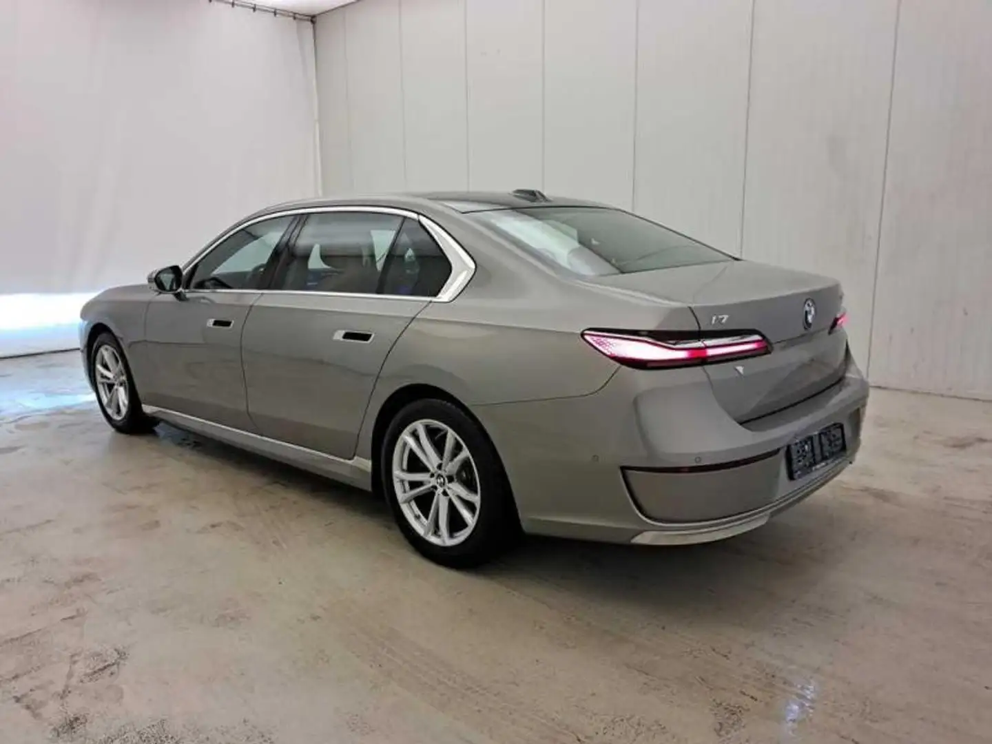 BMW i7 eDRIVE 50 - iconic glow - acc- leder Gris - 2