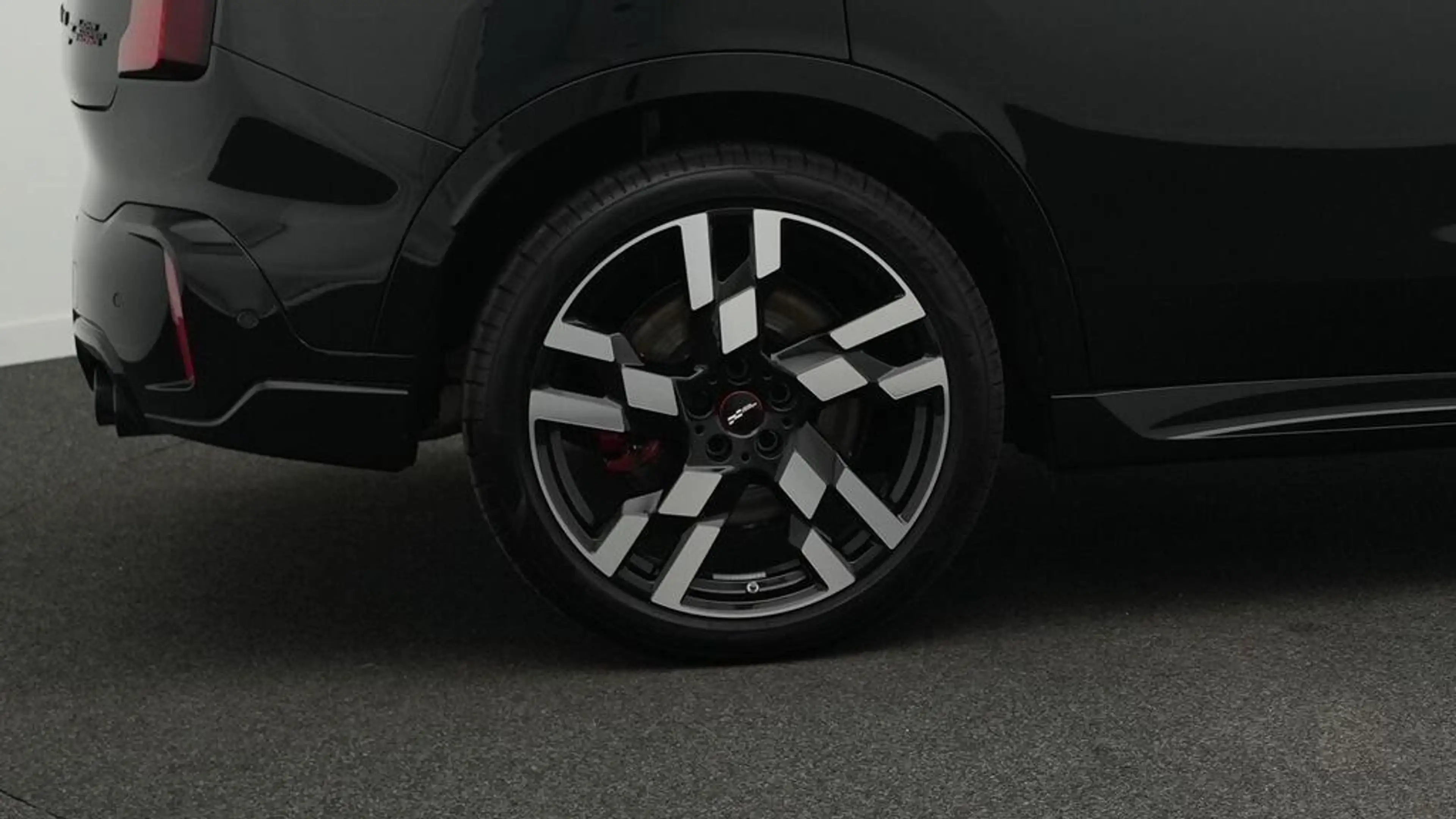 MINI JCW Countryman All4 John Cooper Works Trim — photo 10