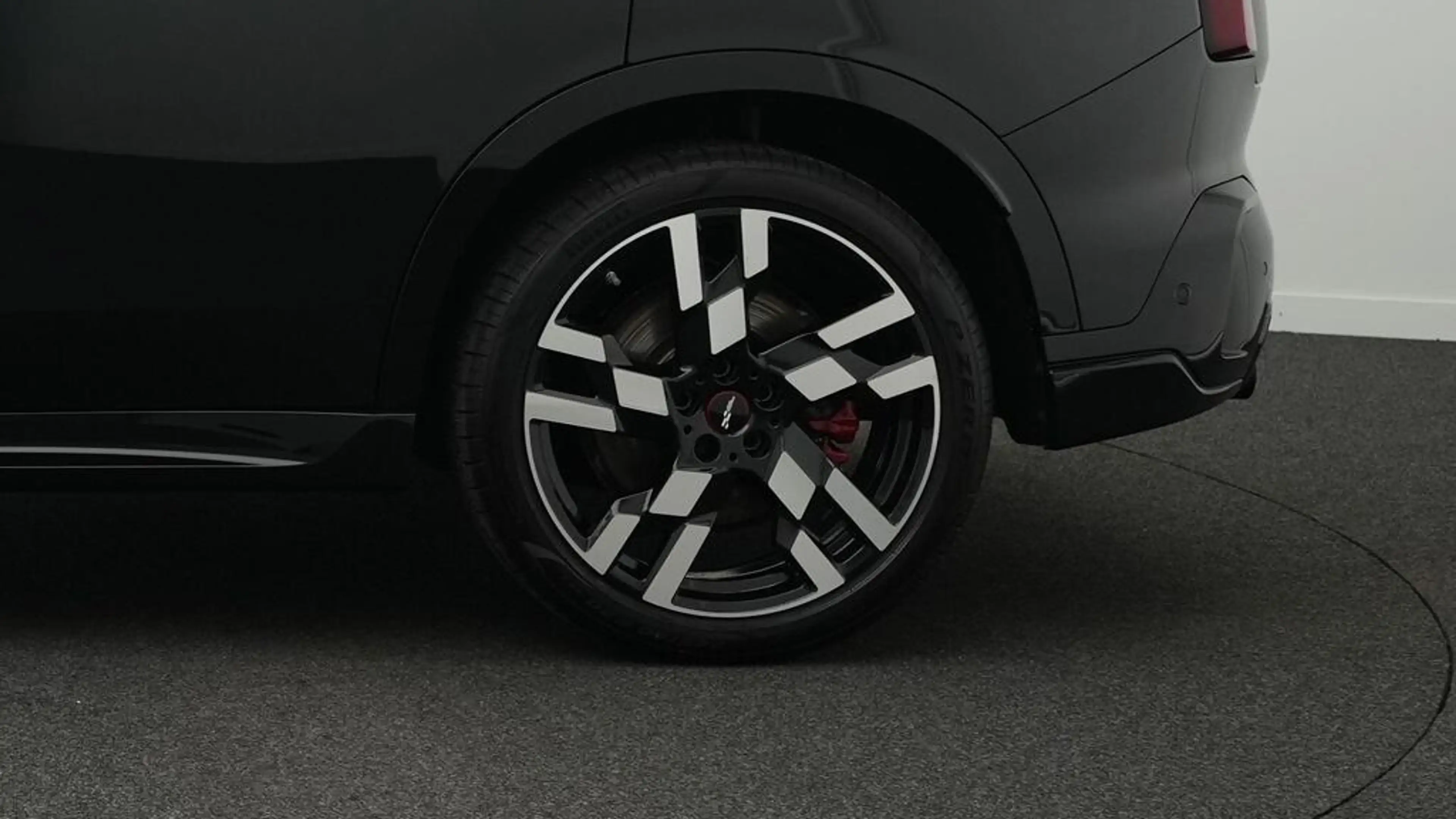 MINI JCW Countryman All4 John Cooper Works Trim — photo 12