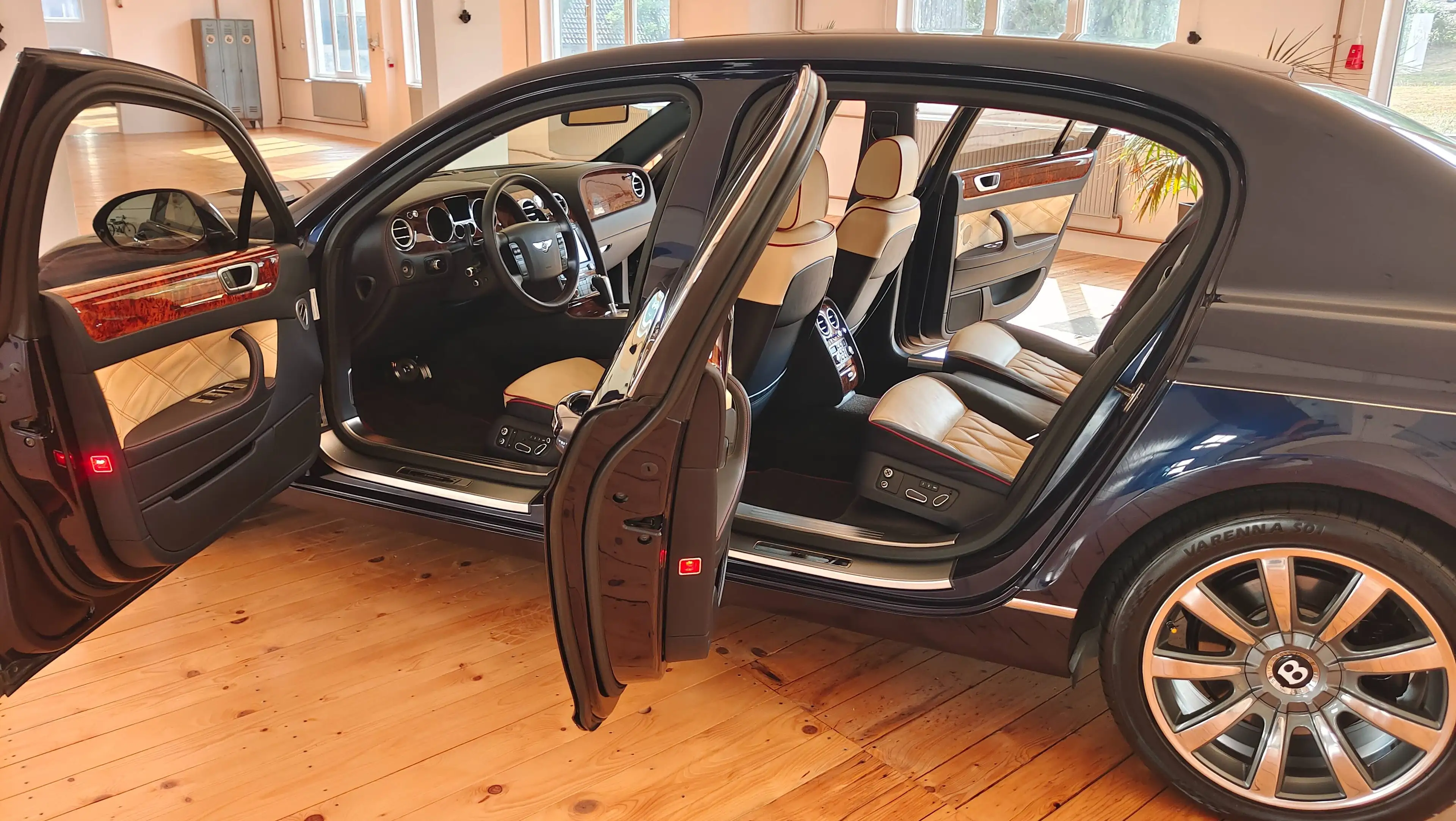 Bentley Flying Spur Continental Flying Spur Series 51 — photo 15