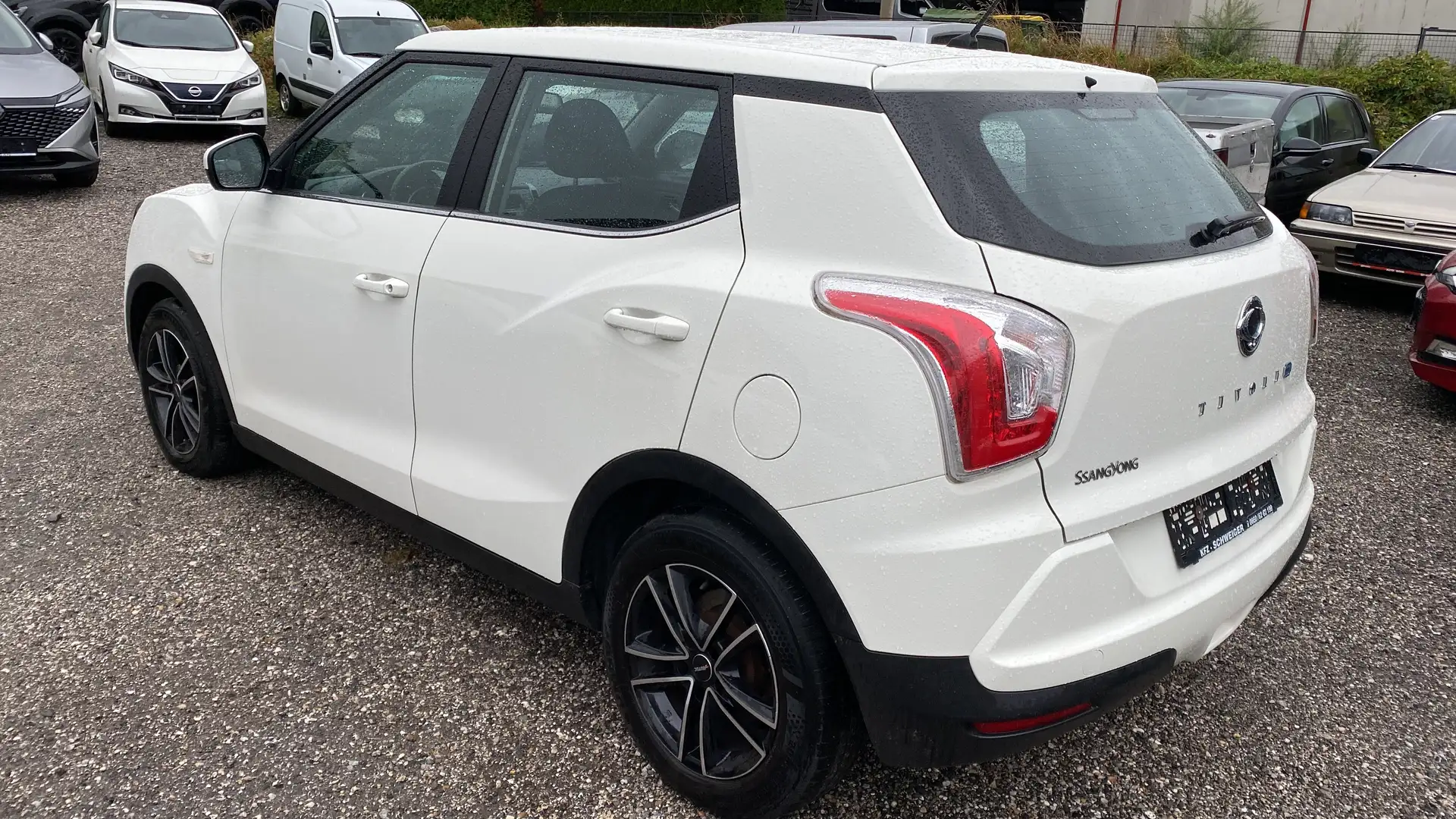 SsangYong Tivoli Tivoli 1,6DS Be AWD Be Weiß - 2