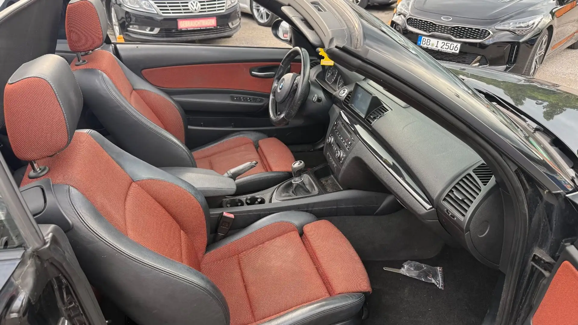 BMW 118 Baureihe 1 Cabrio 118i,Leder,Navi,Sportauspu Zwart - 2
