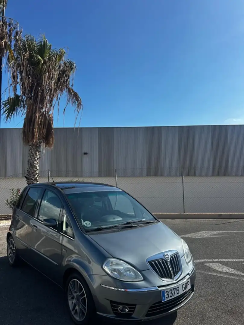 Lancia MUSA 1.3JTD Platino Ecollection 90 Gris - 2