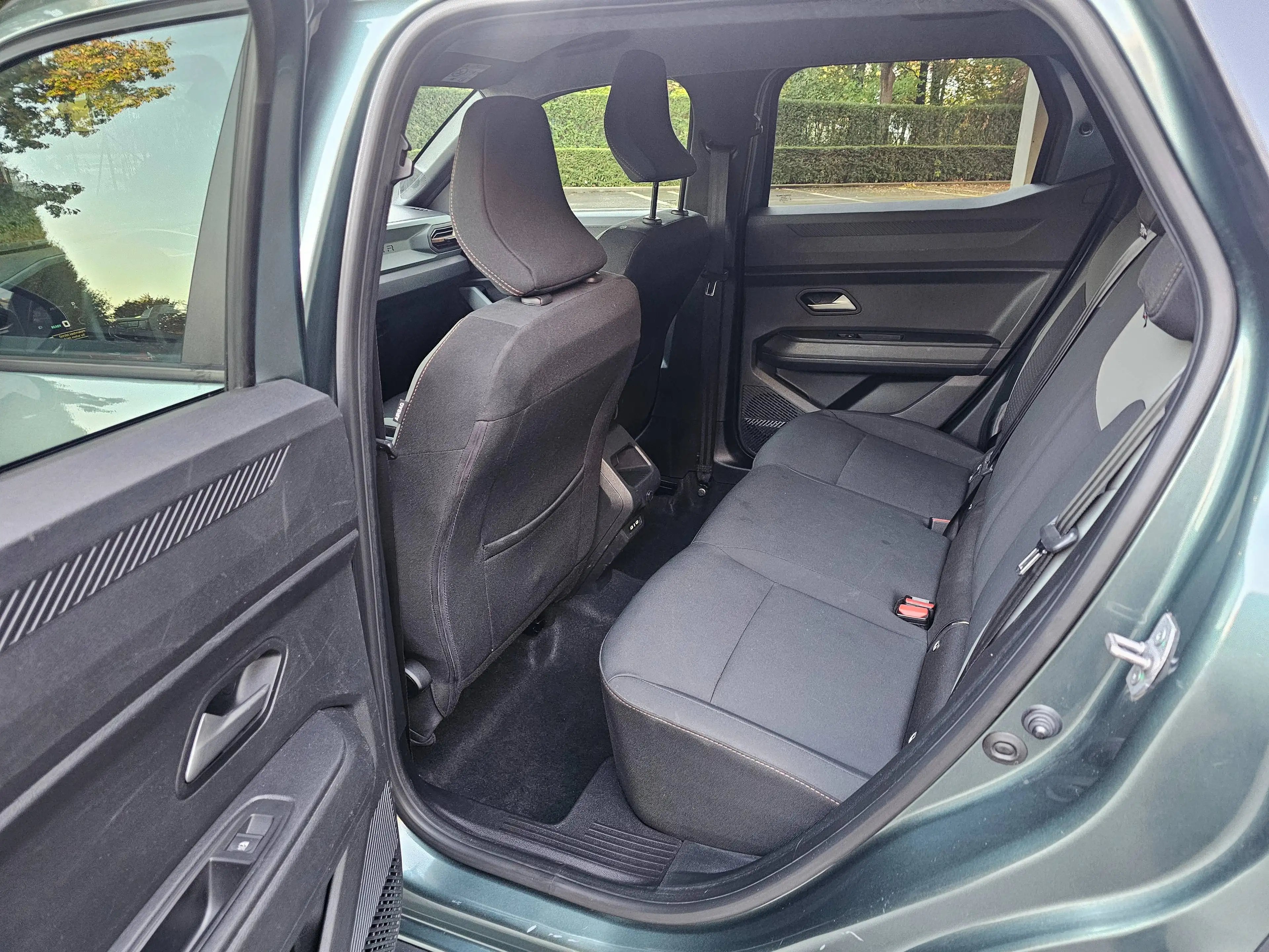 Dacia Duster Extreme hybrid — photo 11