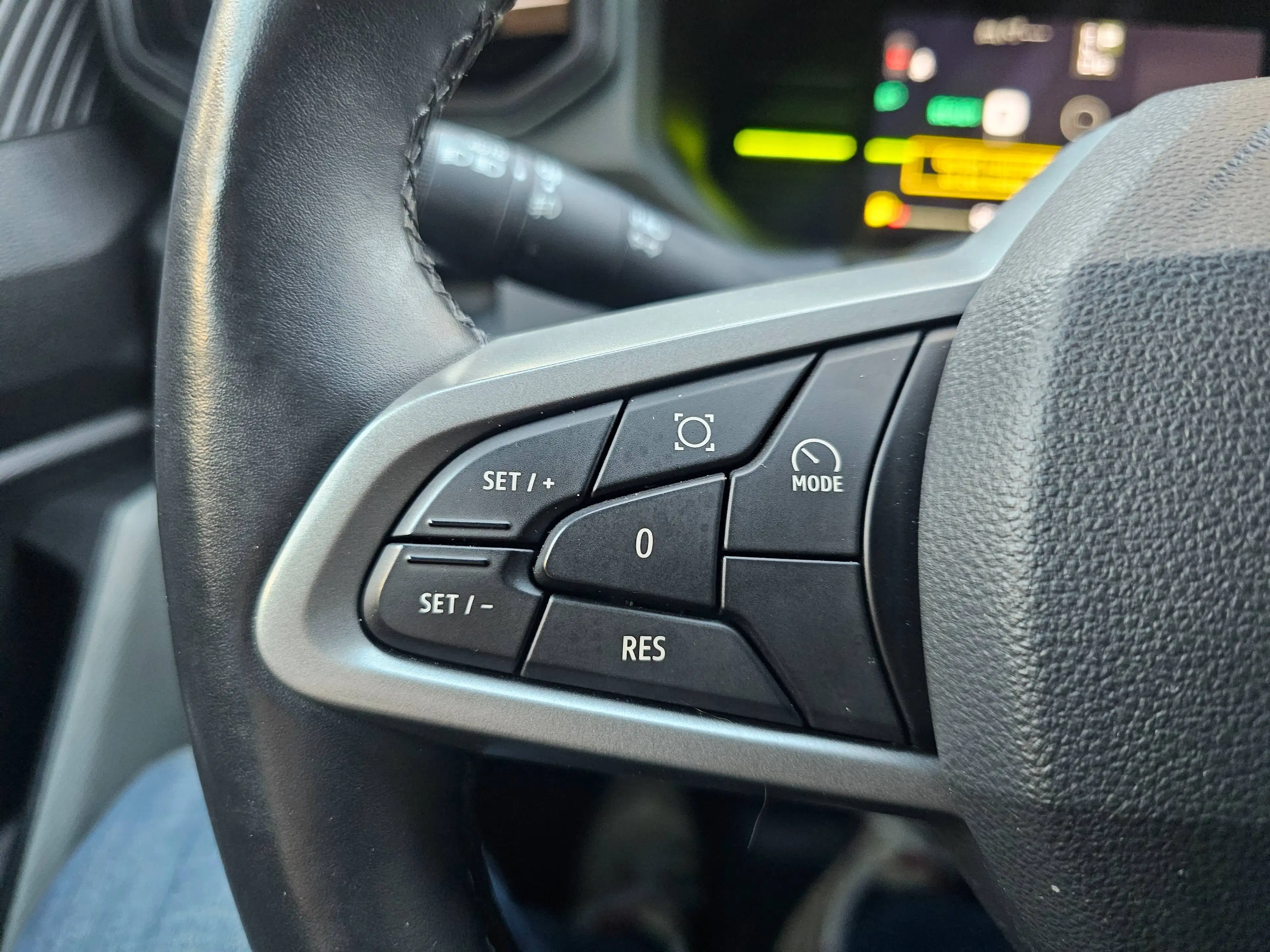 Dacia Duster Extreme hybrid — photo 14