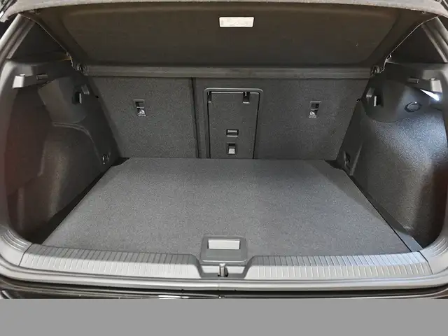 Volkswagen Golf view 8