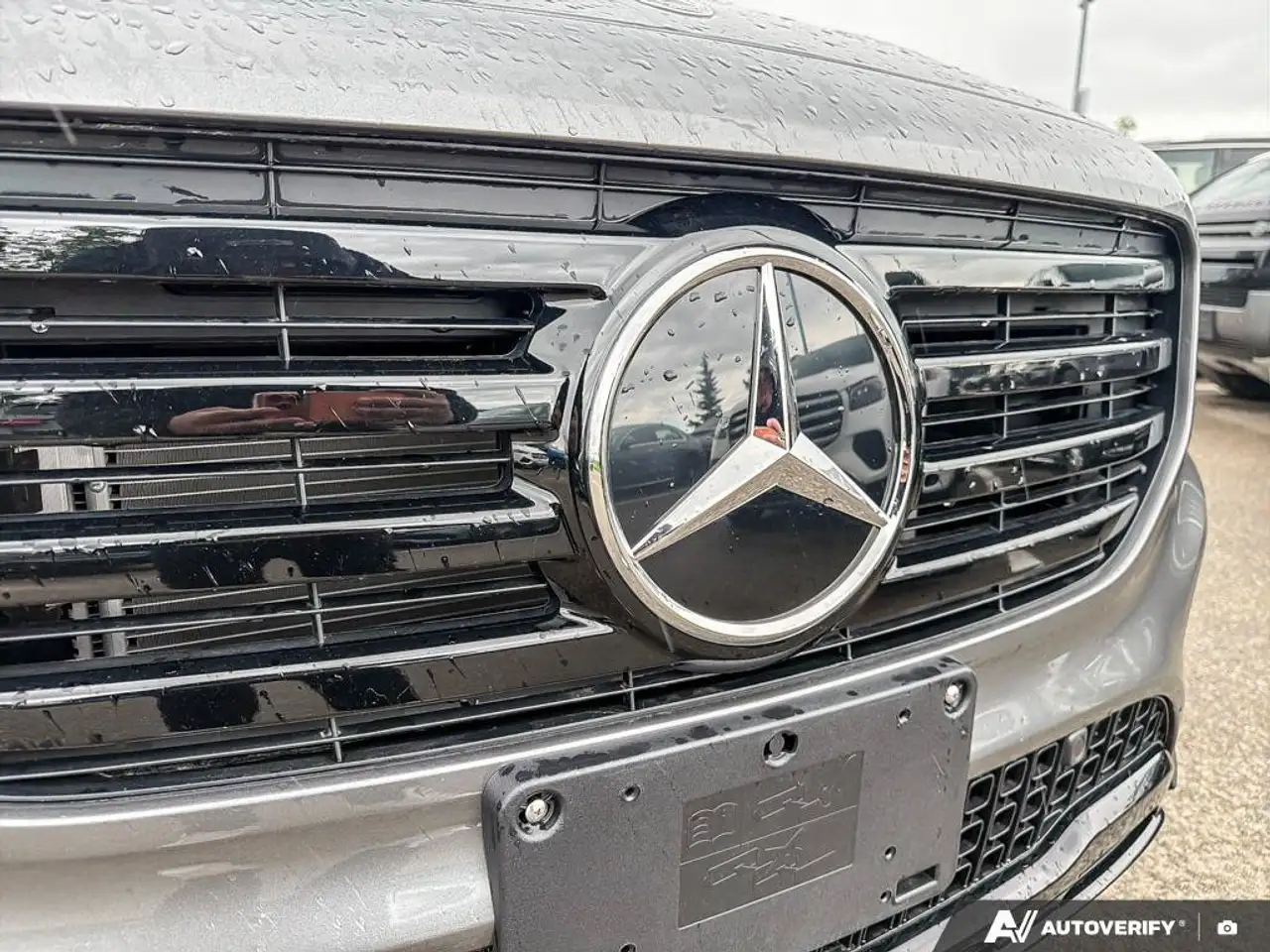 Mercedes-Benz GLB снимка Mercedes-Benz GLB