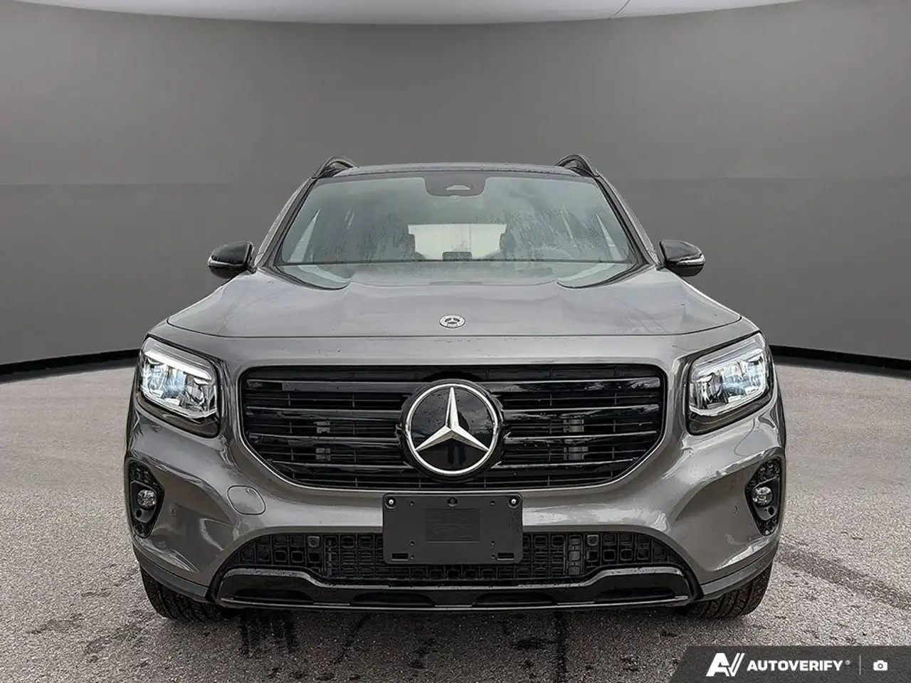 Mercedes-Benz GLB снимка Mercedes-Benz GLB