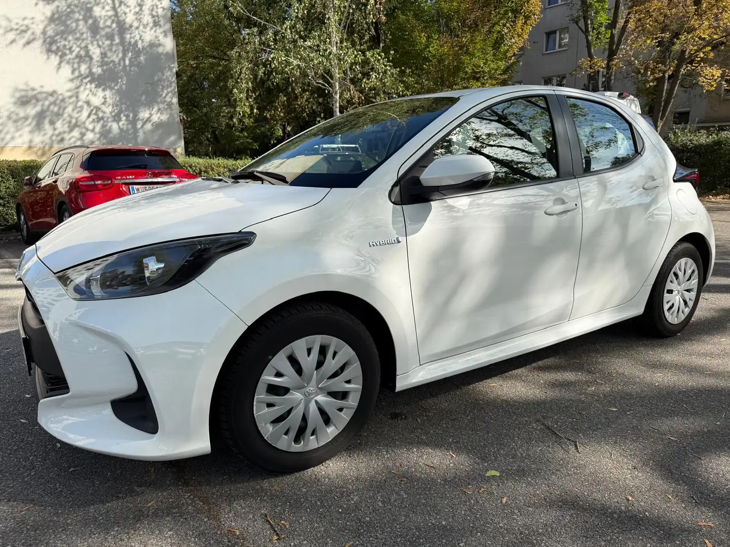 Toyota Yaris Yaris 1,5 VVT-i Hybrid Premiere Edition Premiere Edition Weiß - 2