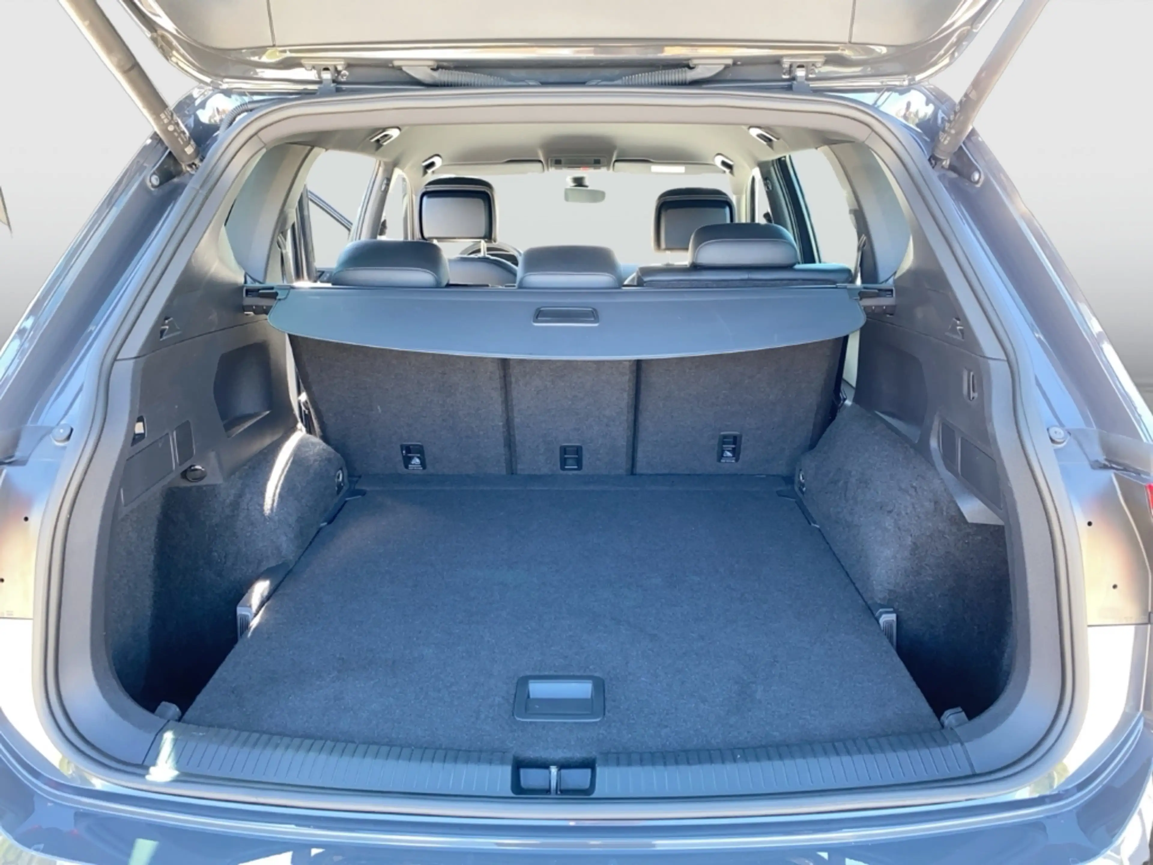 SEAT Tarraco XPERIENCE 2.0TDI 4Drive DSG AHK ACC NAVI FULLINK P — photo 13