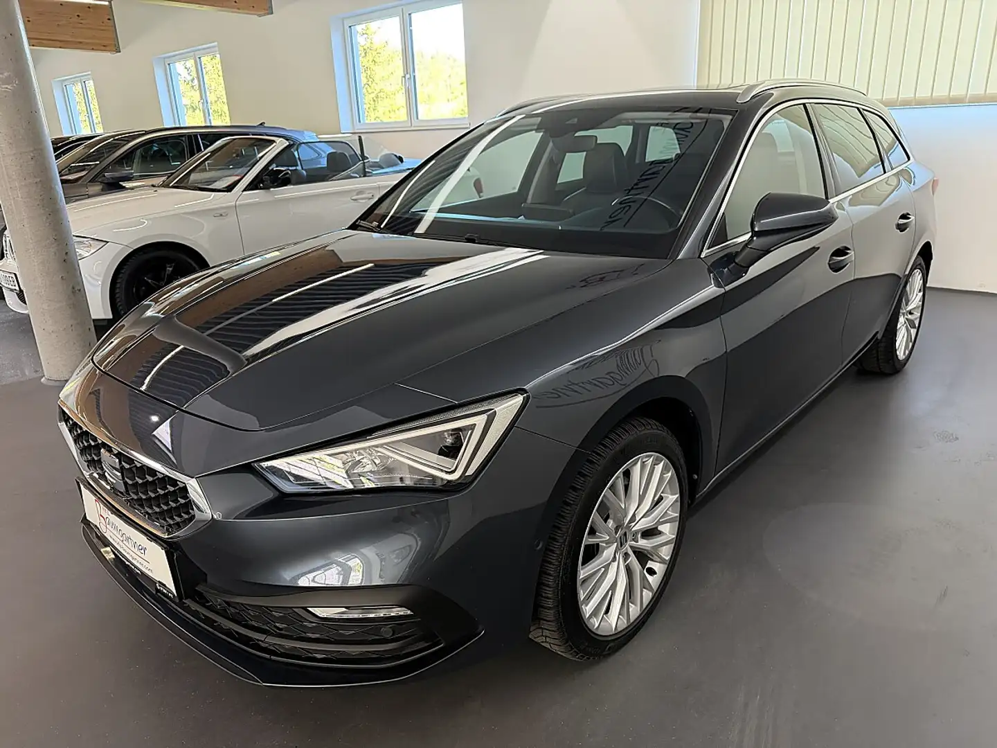 SEAT Leon SP Xcellence 2,0 TDI *LED*NAVI*ACC*AHK*PANO*Sit... Grau - 2
