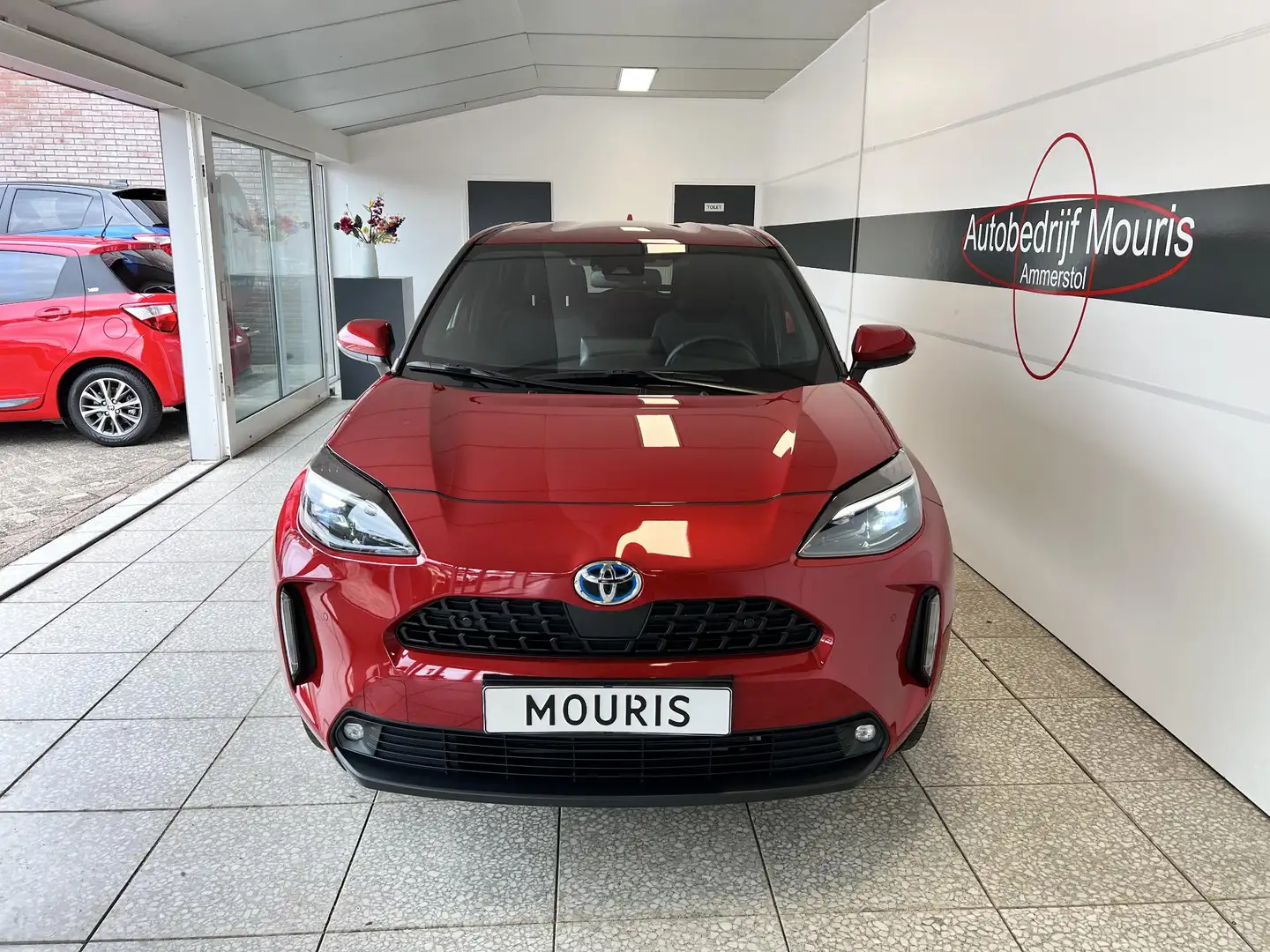 Toyota Yaris Cross 1.5 Hybrid Team D, BSM, PDC. Rood - 2