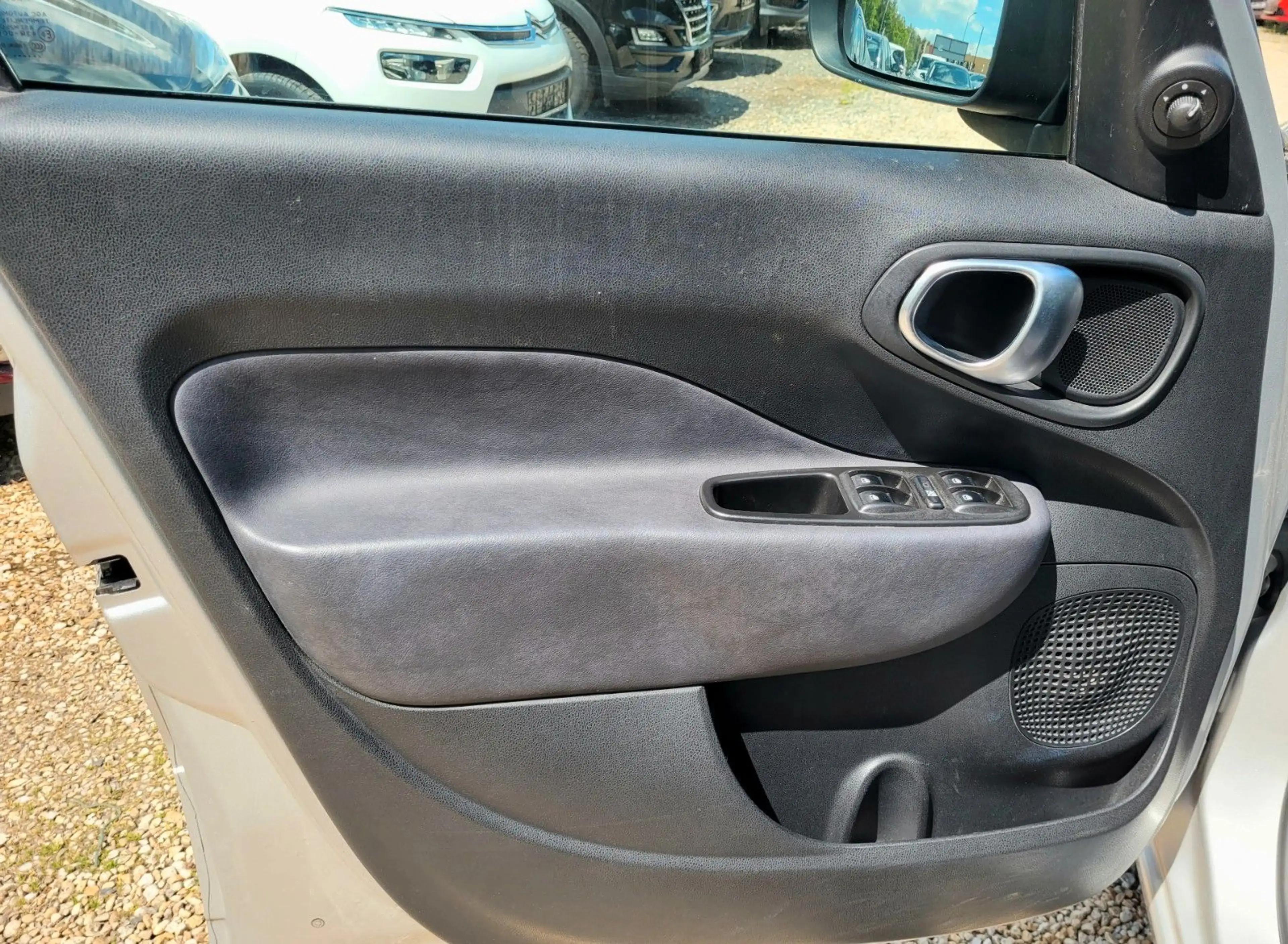 Fiat 500L Living 7 Sitze Aut.*R-Cam*SZH*Klima*LMF*WR* — photo 14