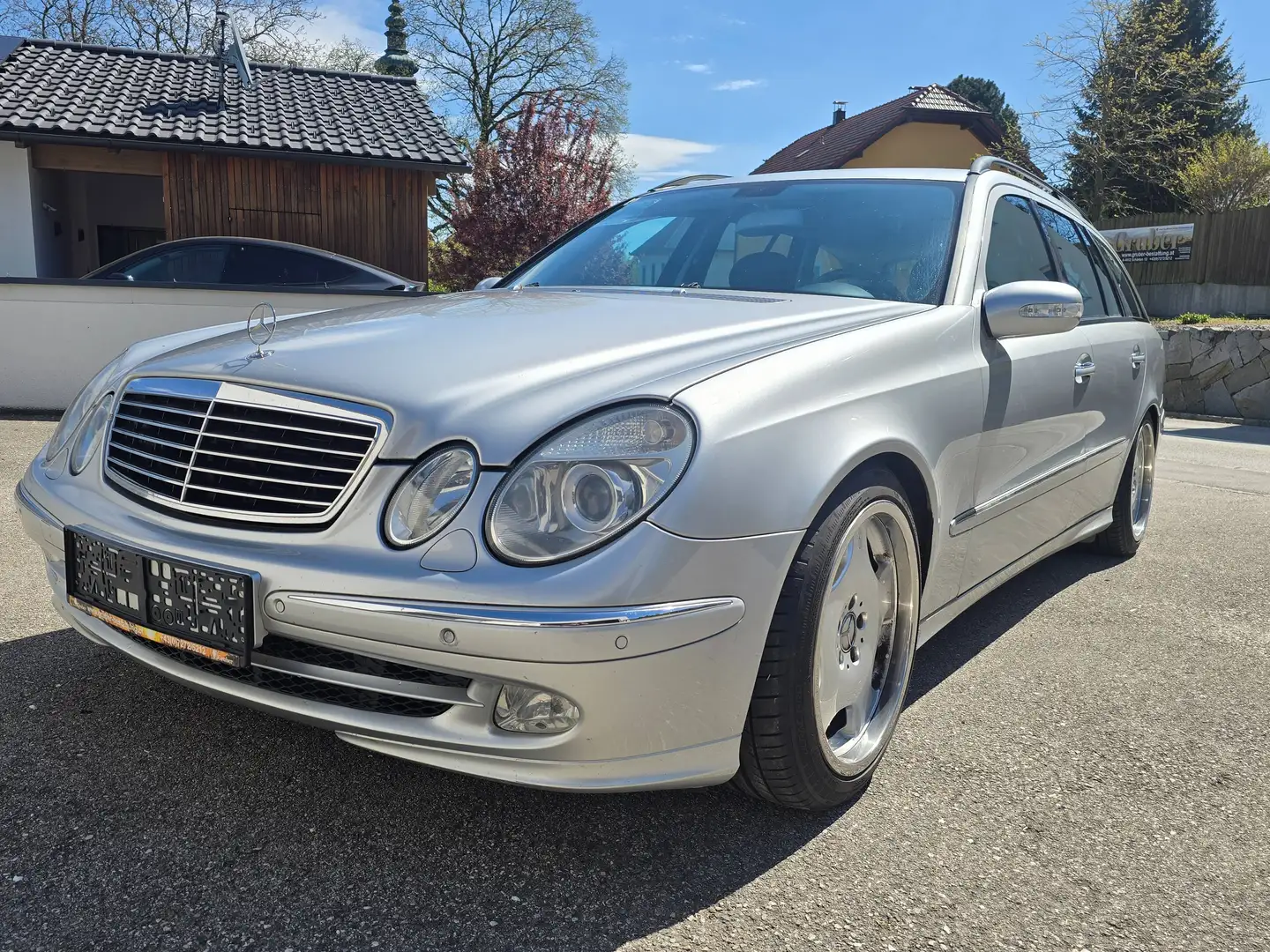Mercedes-Benz E 320 E 320 T Avantgarde CDI Aut. Avantgarde Grau - 2
