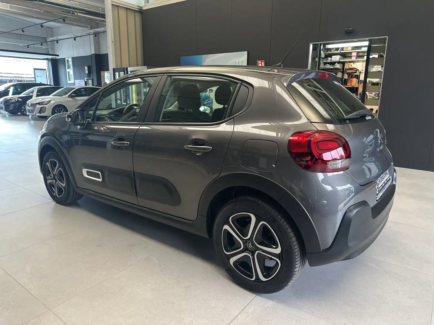 Citroen C3 1.2 puretech Plus s&s 110cv Grigio - 2