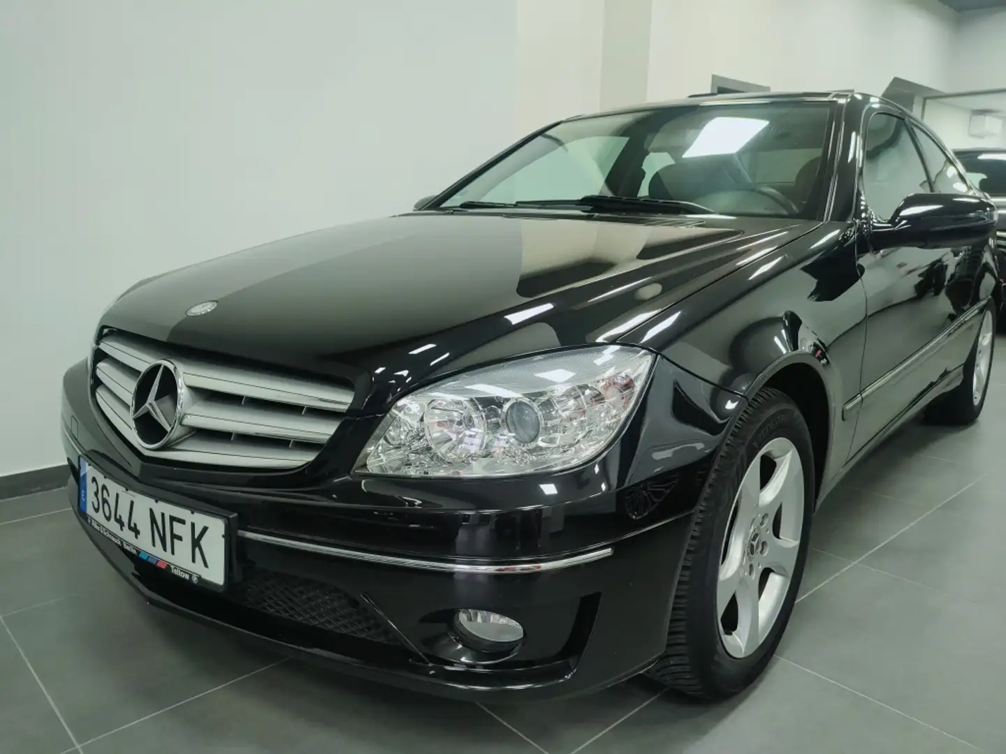 Mercedes-Benz CLC 180 K Noir - 1