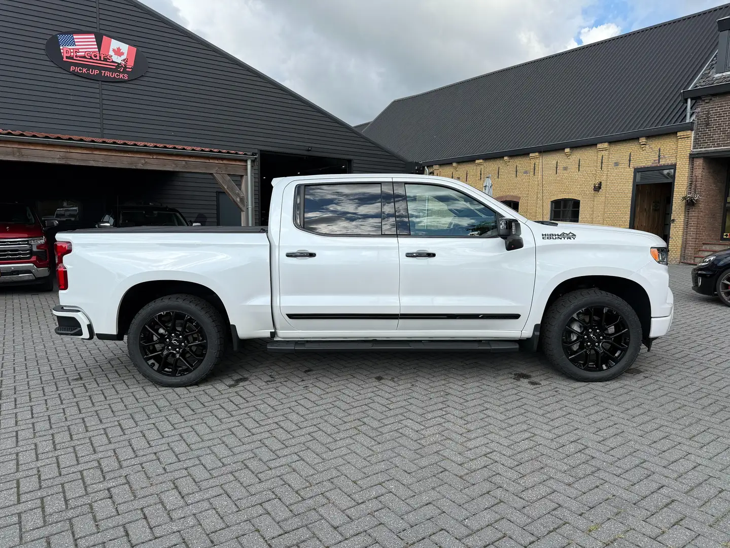 Chevrolet Silverado High Country 5.3L V8 pick-up bedrijfswagen Wit - 2