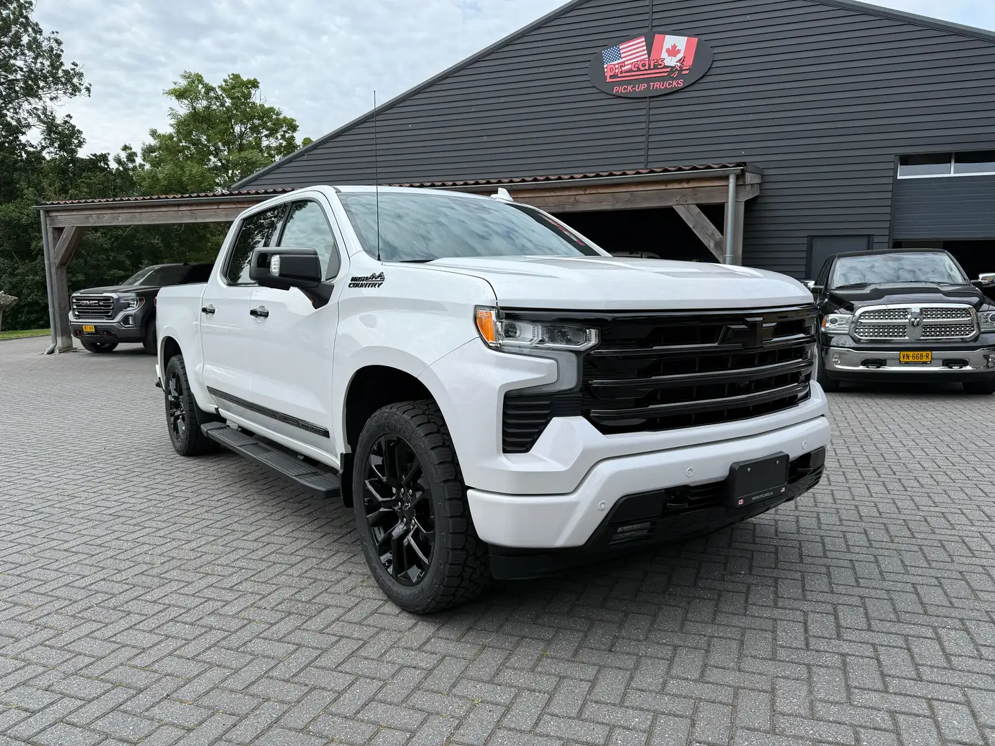 Chevrolet Silverado High Country 5.3L V8 pick-up bedrijfswagen Wit - 1