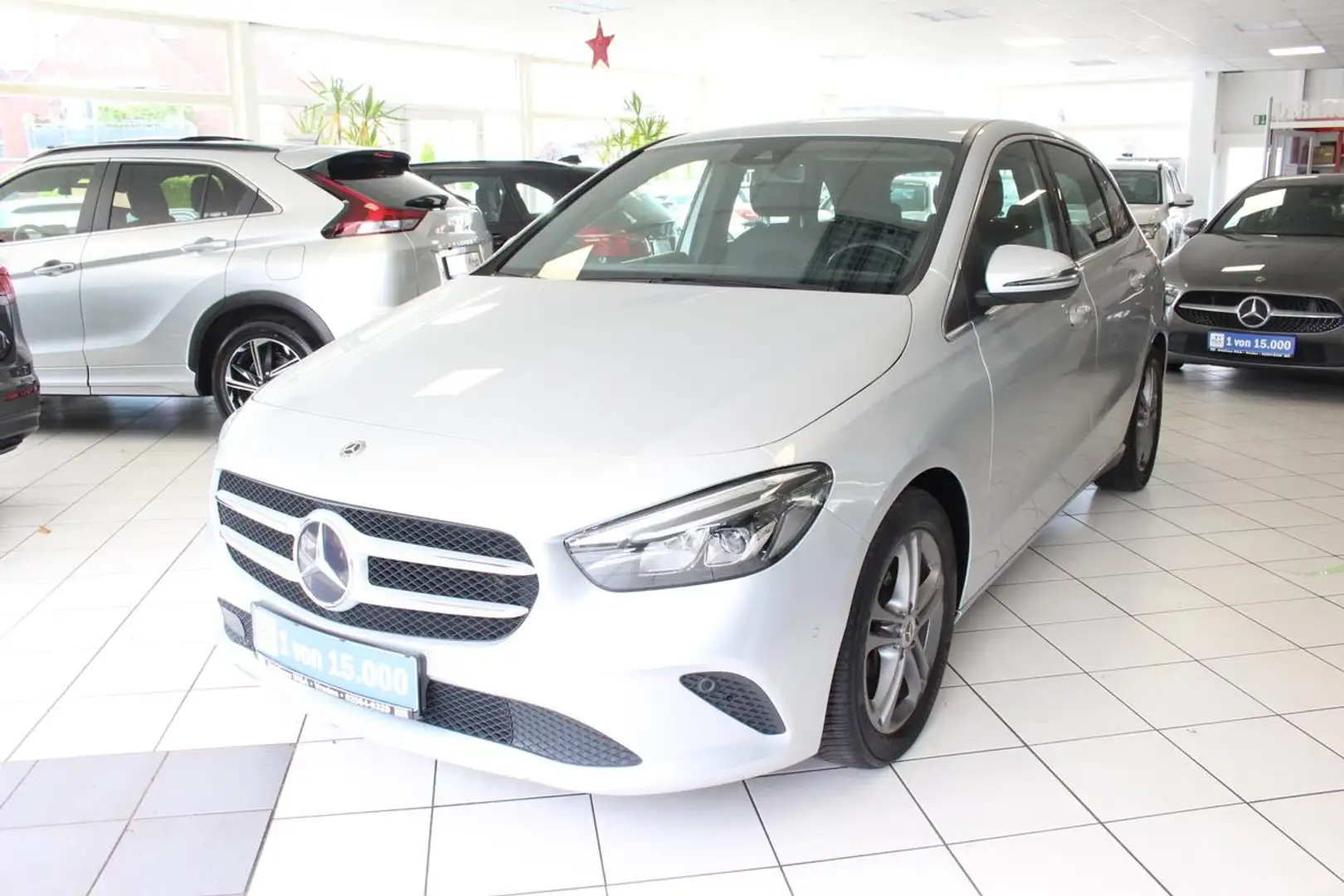 Mercedes-Benz B 220 Progressive 4Matic.AHK.Leder.Navi Argent - 1