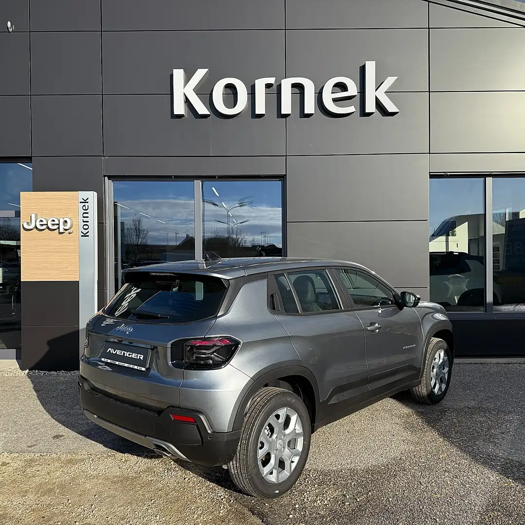 Jeep Avenger 1.2 e-Hybrid Altitude e-DCT6 inkl Navi & JBL So... Grau - 2