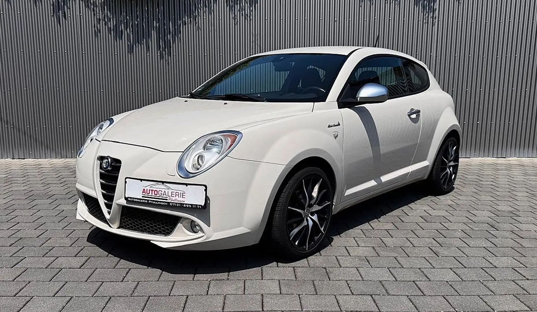 Alfa Romeo MiTo Turismo Sportiva, 18 Zoll, Klima Bílá - 1